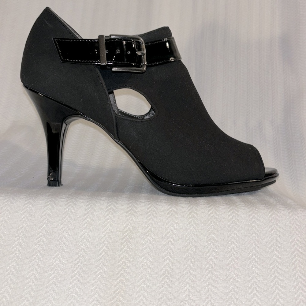 Life Stride Mod Caged Pumps Heels